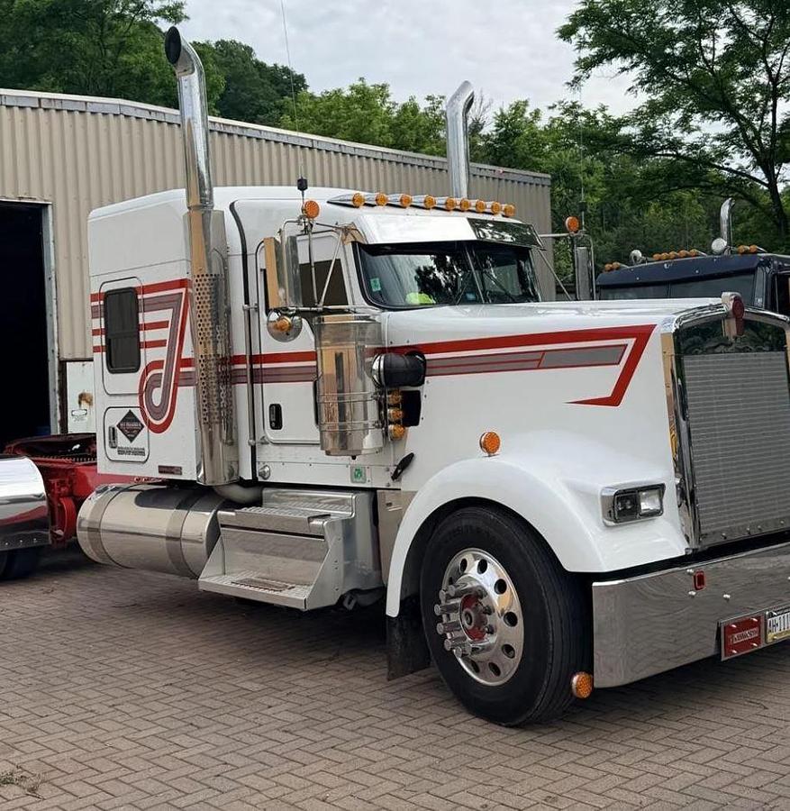 Used 2024 Kenworth W900 Sleeper Truck
