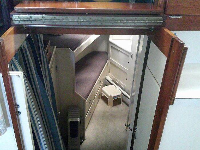 Used 1996 Pacemaker Flybridge 53