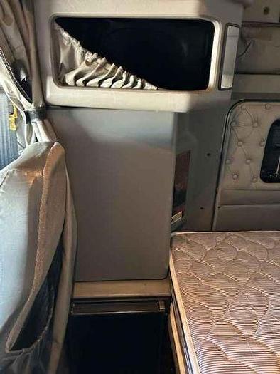 Used 2005 KENWORTH W900L