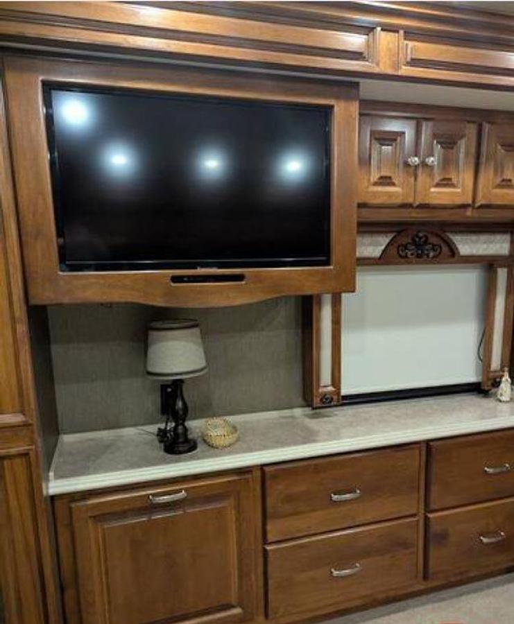 Used 2013 Tiffin Motorhomes Phaeton 40QBH