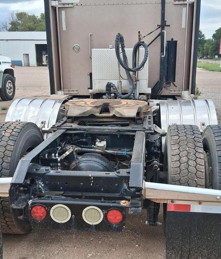 Used 2009 Kenworth T660 Sleeper Semi Truck