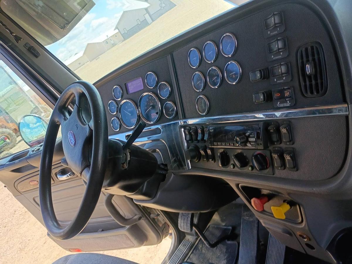 Used 2021 Peterbilt 389