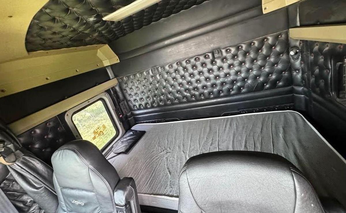 Used 2000 Kenworth W900B