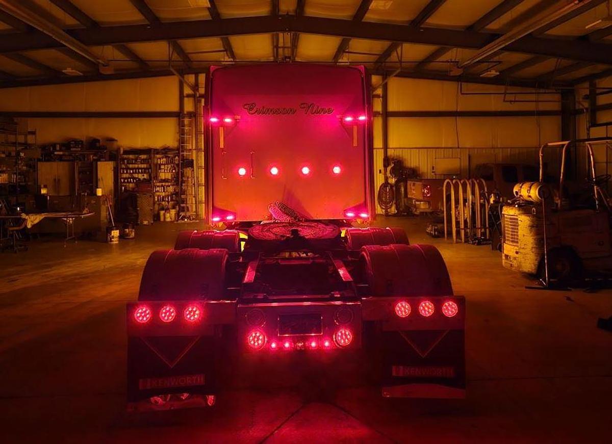 Used 2007 Kenworth W900L