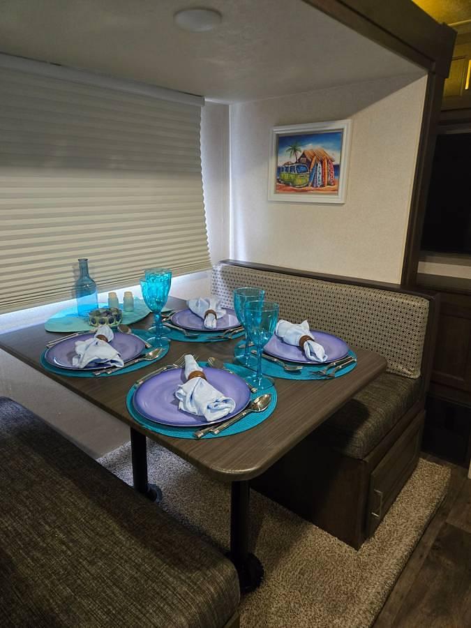 Used 2018 Forest River Salem Cruise Lite T254RLXL 30' Travel Trailer