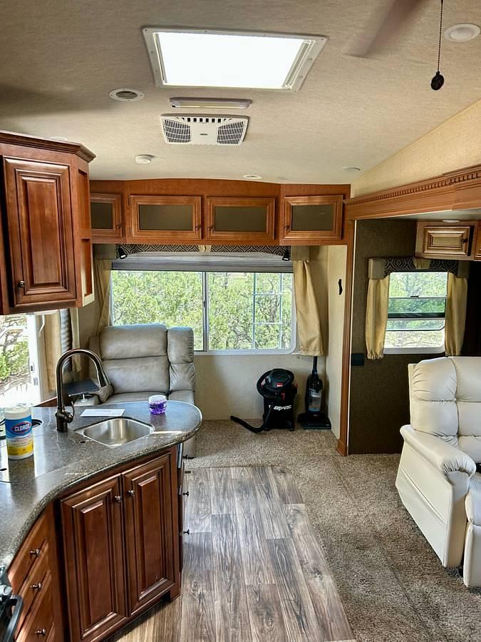 Used 2019 Northwood Artic Fox Silver Edition Silver Fox 29-5T