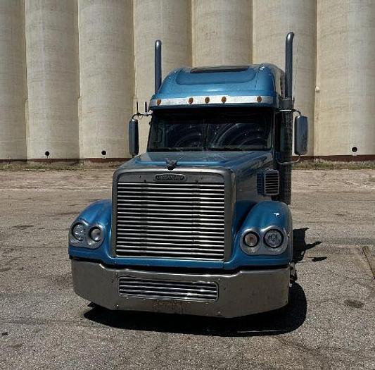 Used 2011 Freightliner CORONADO 132