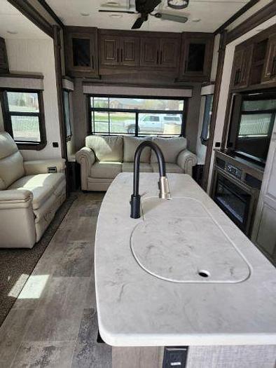 Used 2022 Heartland Bighorn BH 3300DL