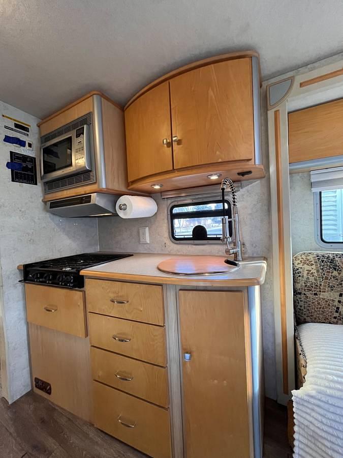 Used 2006 Winnebago Navion Itasca Rv