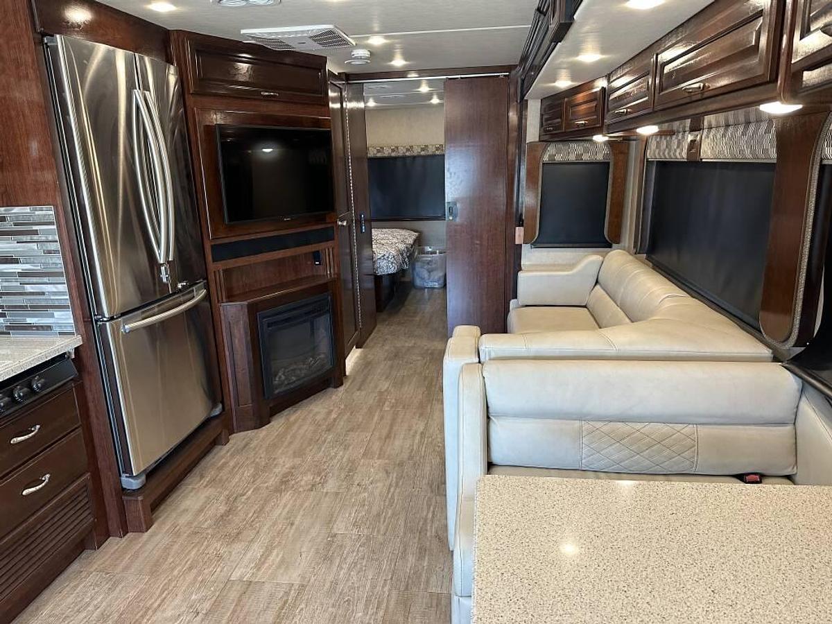 Used 2019 Fleetwood Southwind 34C