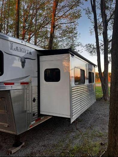 Used 2015 Lakota Big Horn BB8316