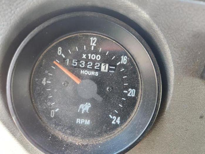 Used 1997 Mack RD688ES with a National 800C Crane