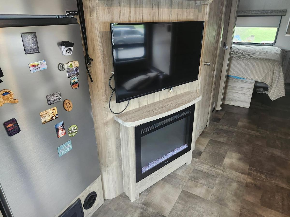 Used 2021 Coachmen Mirada 32SS
