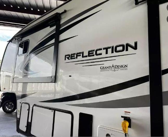 Used 2022 Grand Design Reflection 303RLS