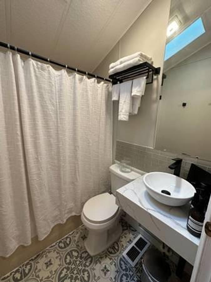 Used 1990 Chariot Park Model 12'W X 32'L