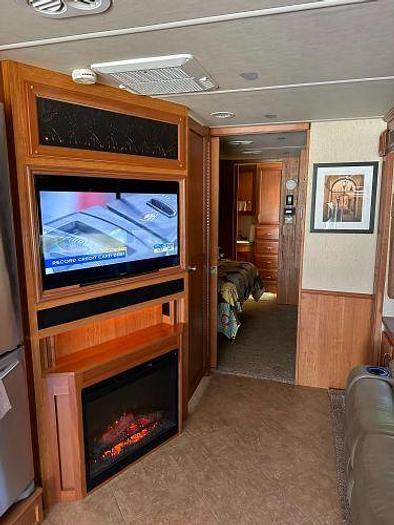 Used 2015 36' Fleetwood Bounder 35K