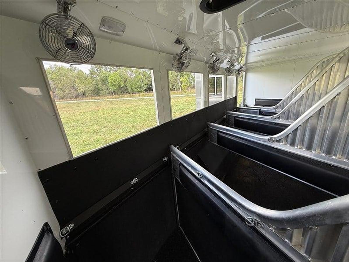 Used 2021 4 Star 5 Horse