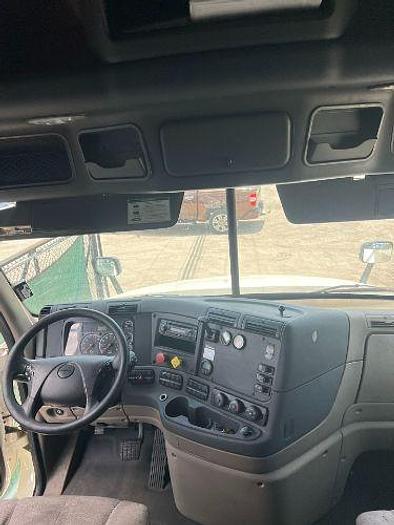 Used 2015 Freightliner Cascadia