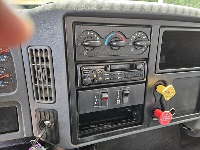 Used 2005 International 4300 DT466