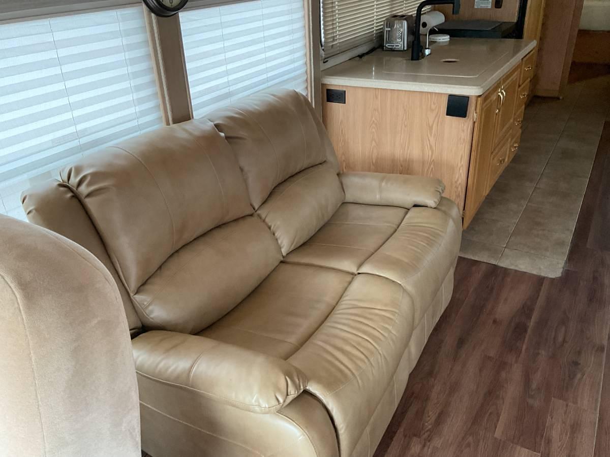 Used 2005 Alfa See Ya 40’ Diesel Pusher