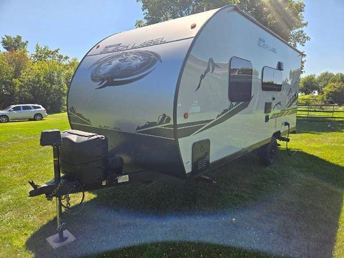 Used 2023 Forest River Cherokee Wolf Pup Black Label 16FQBL