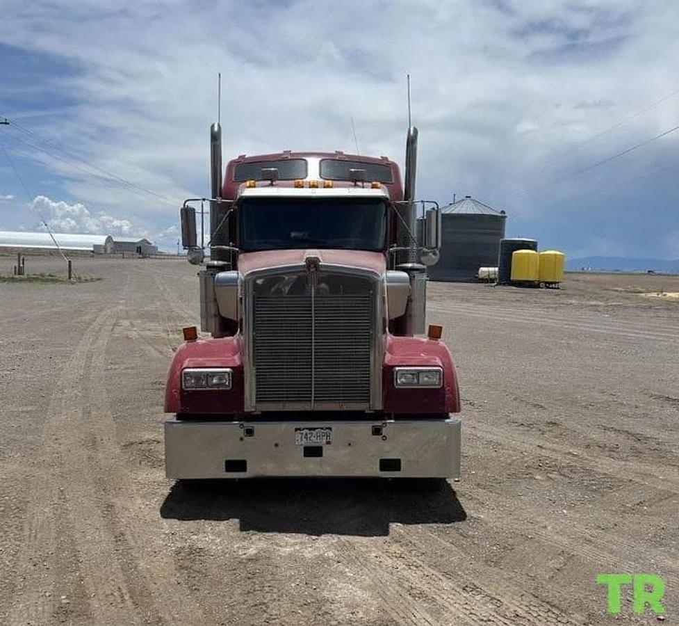 Used 2002 Kenworth W900