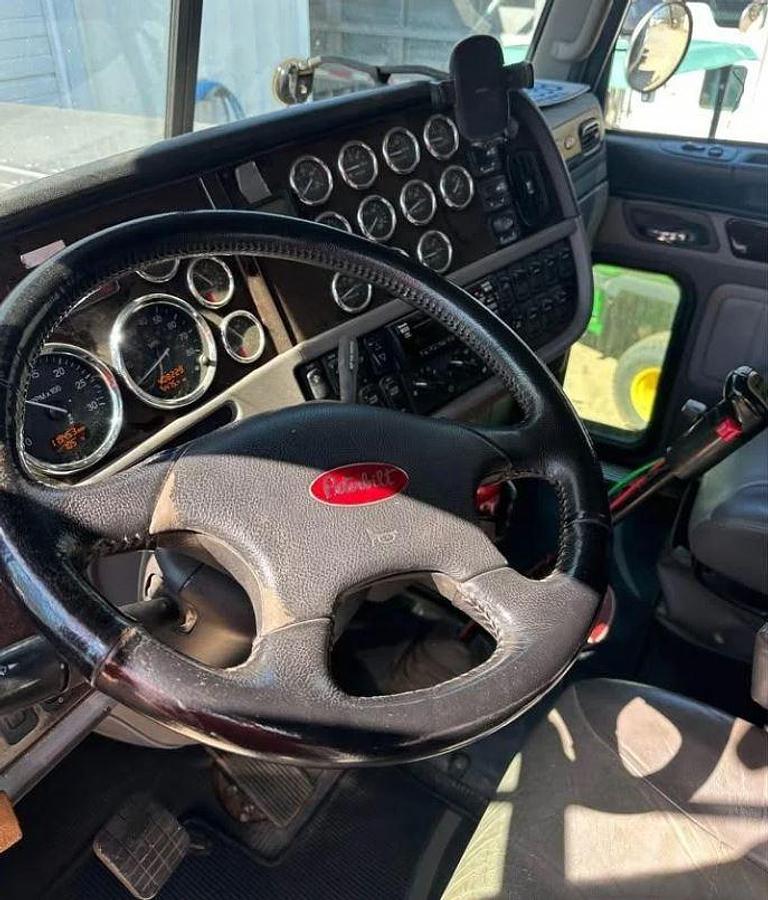 Used 2017 Peterbilt 389