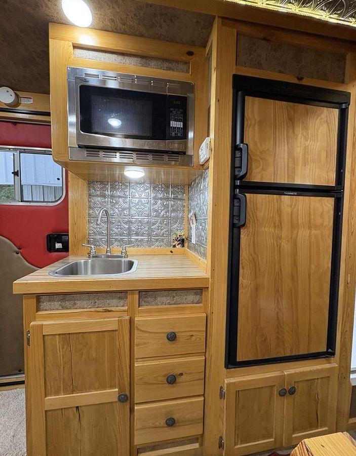 Used 2007 Elite 3 Horse Slant Trailer