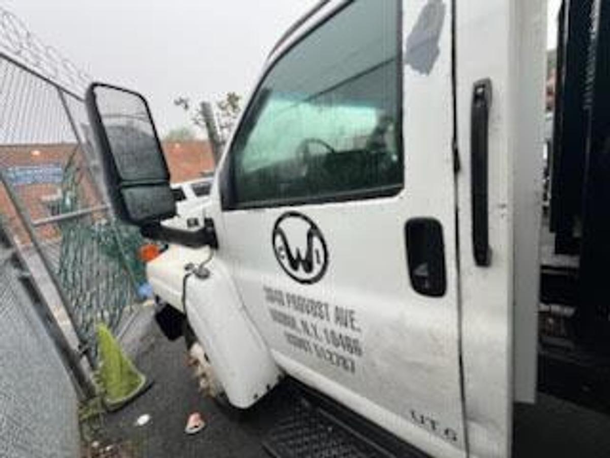 Used 2007 Chevrolet 5500 Stake Truck