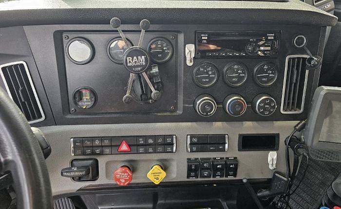 Used 2020 Freightliner CASCADIA 126