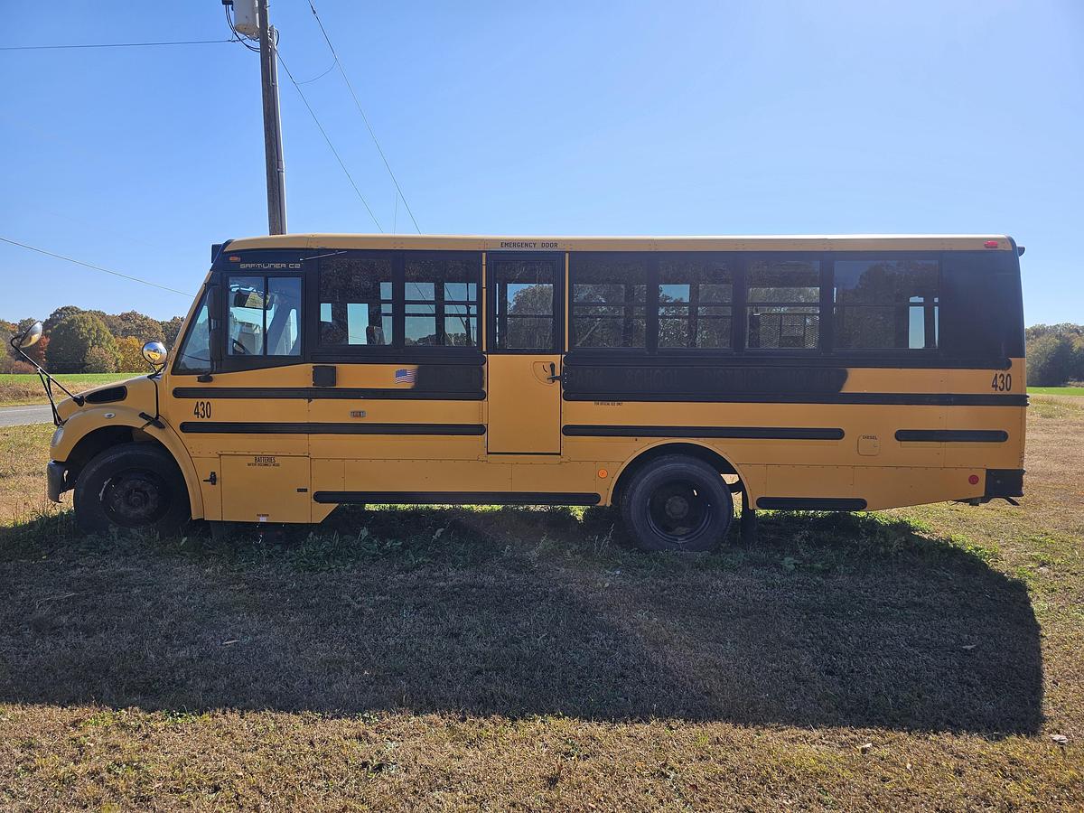 Used 2009 Freightliner Bus
