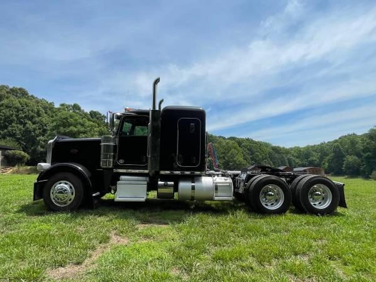 Used 2017 Peterbilt 389