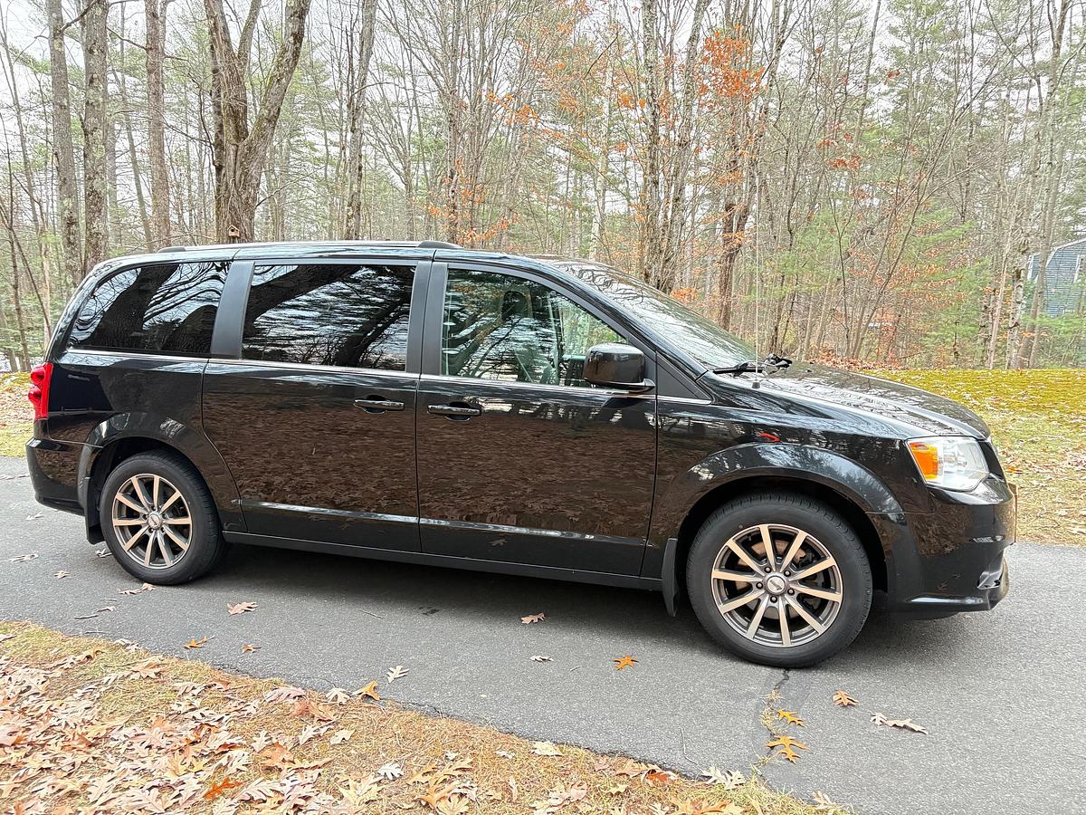 Used 2020 Dodge Grand Caravan SXT