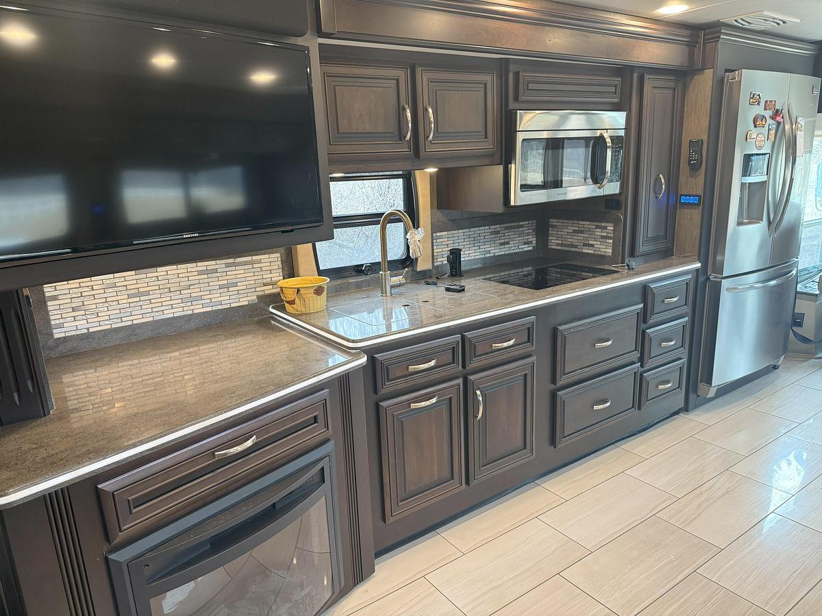 Used 2018 Forest River Berkshire XL 40C