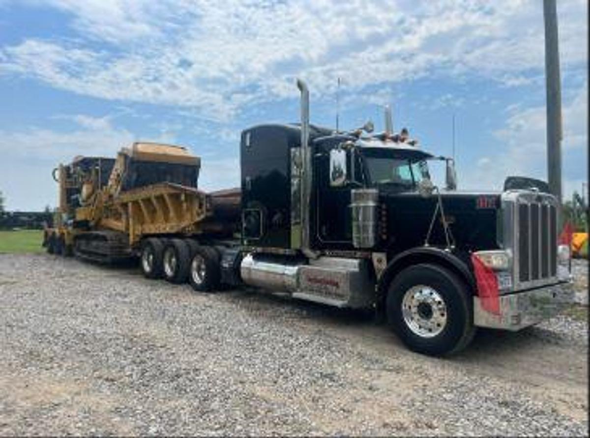 Used 2016 Peterbilt 389 Conventional Sleeper Semi