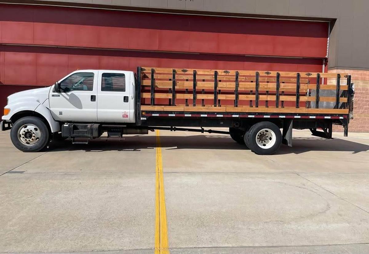 Used 2003 Ford F650 Super Duty Super Cab & Chassis XLT Cab & Chassis 4D
