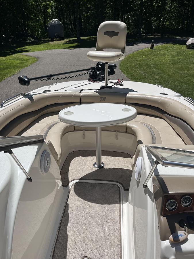 Used 2006 Larson 204 Escape Deck Boat