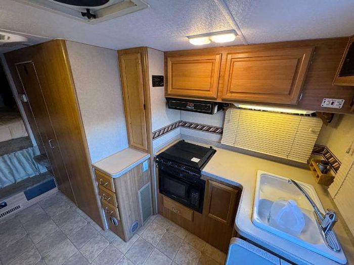 Used 2006 Lance 1181 MAX CAMPER