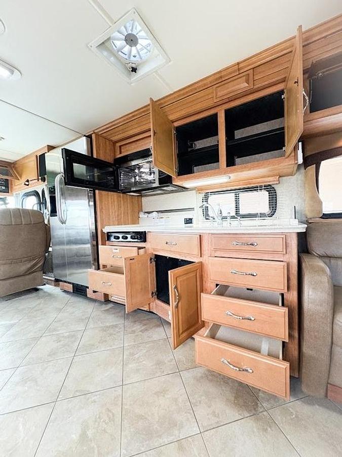 Used 2010 Fleetwood Discovery 40X