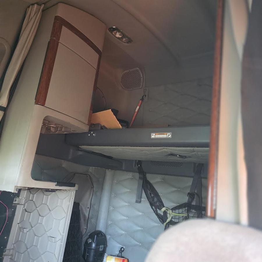 Used 2013 Freightliner Cascadia