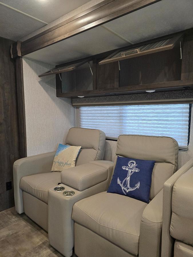 Used 2022 Coachmen Pursuit 31TS Class A Motorhome