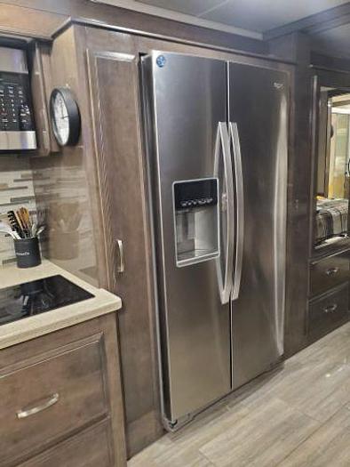 Used 2020 Entegra Reatta XL 39T2