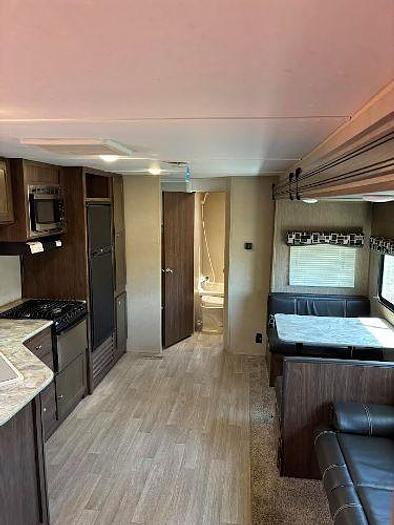 Used 2018 Dutchmen Coleman Lantern 262BH