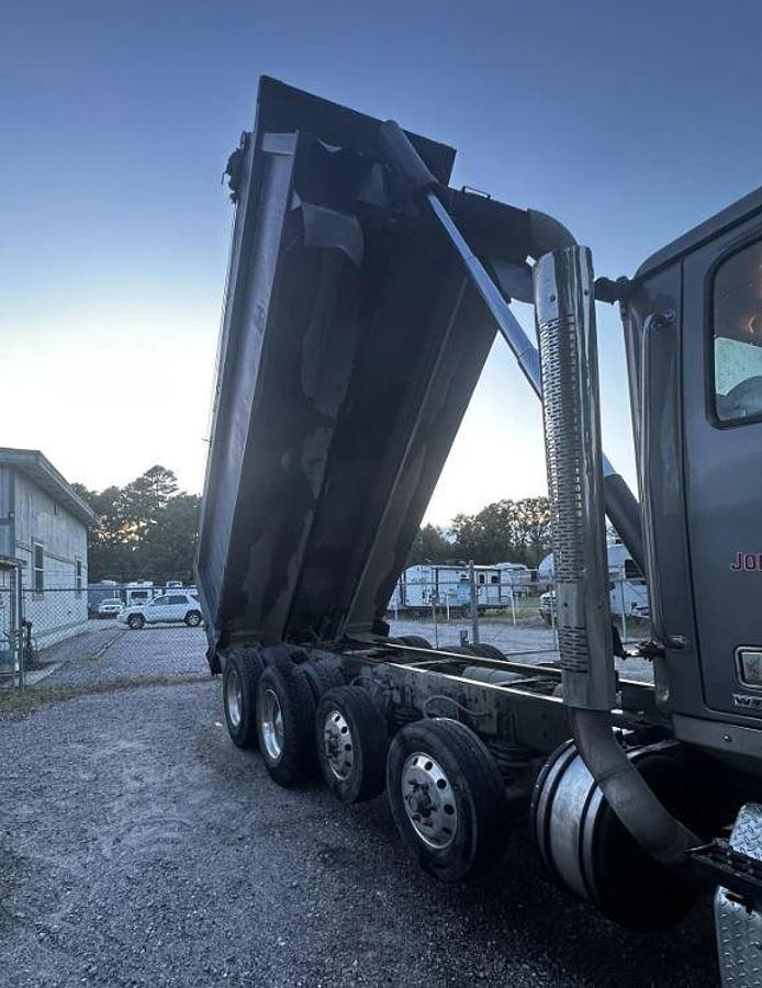 Used 2018 WESTERN STAR 4700 QUAD-AXLE DUMP TRUCK