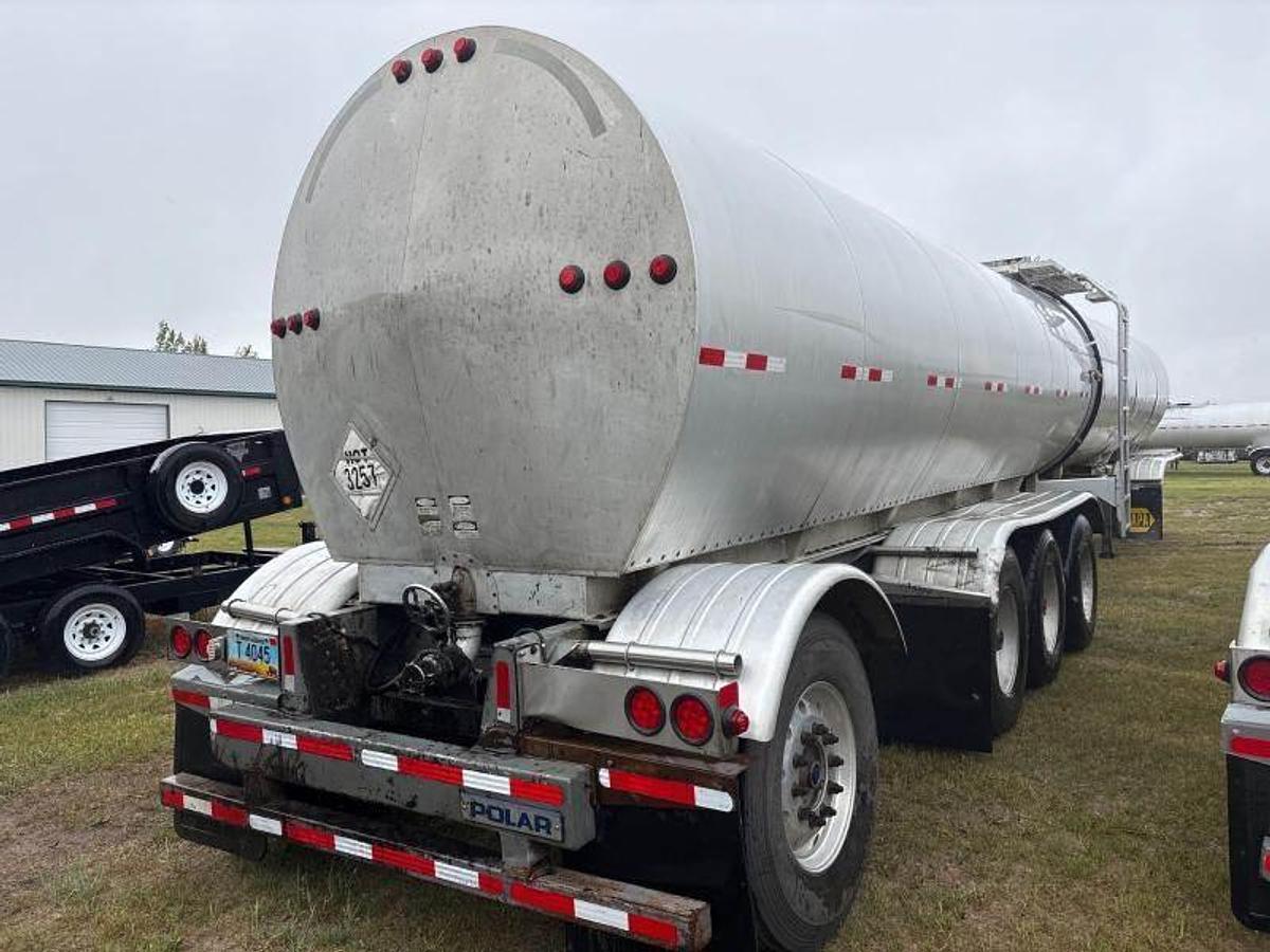 Used 2011 Polar Quad axle asphalt trailer
