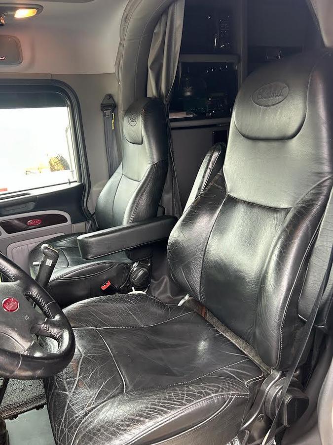 Used 2021 Peterbilt 389 Conventional Sleeper Semi