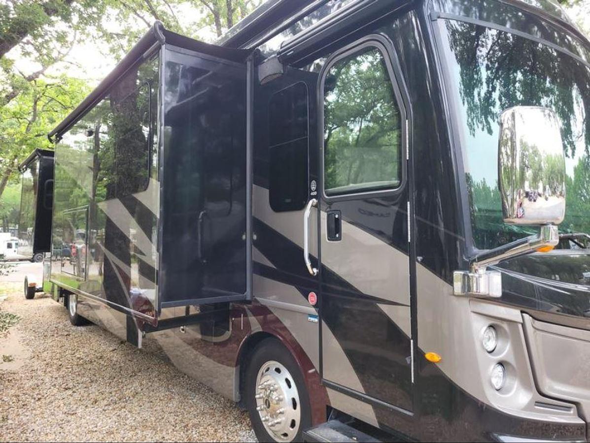 Used 2019 Fleetwood Discovery 40D LXE