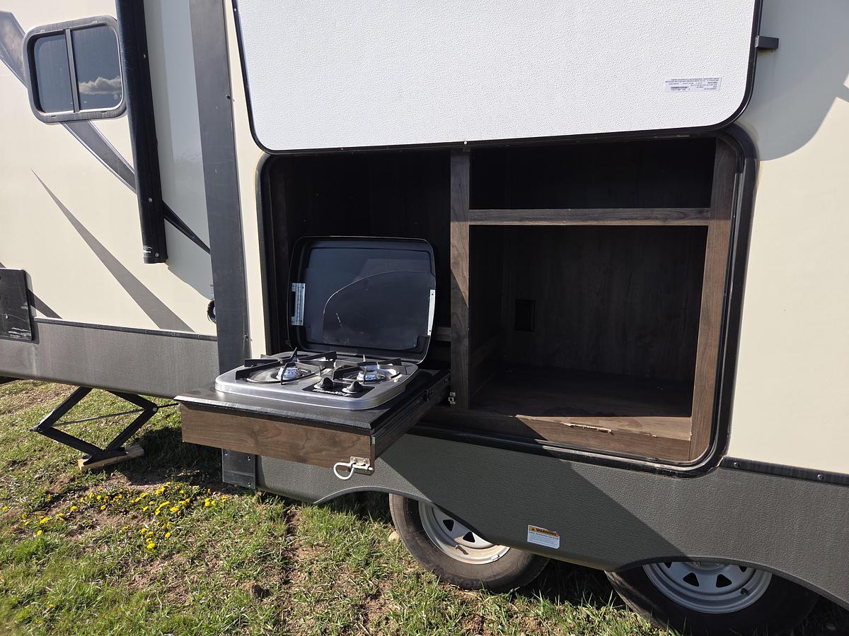 Used 2018 Crosswinds Volante VL30EK Travel Trailer