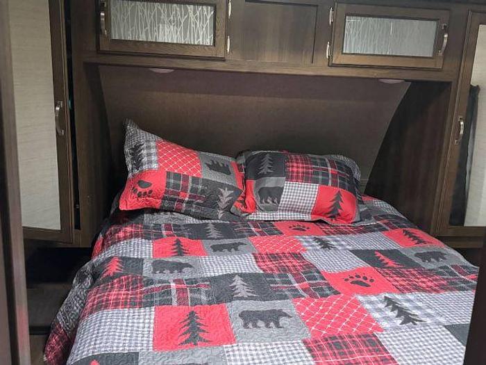 Used 2019 Keystone Premier Ultra Light Bullet 24RKPR