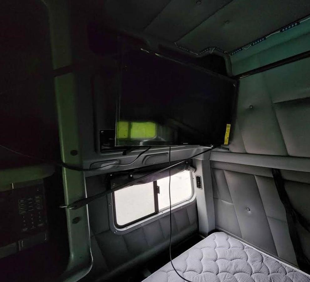 Used 2016 Peterbilt 389